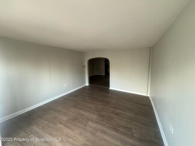 Building Photo - 225 N Bromley Ave