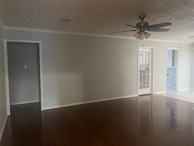 Building Photo - 11107 Sageking Dr