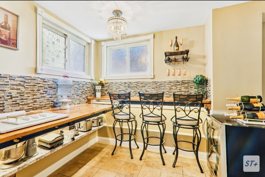Kitchen - 708 N Rockwell St