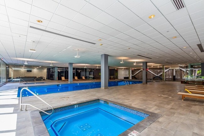 Building Photo - 7151 E Rancho Vista Dr