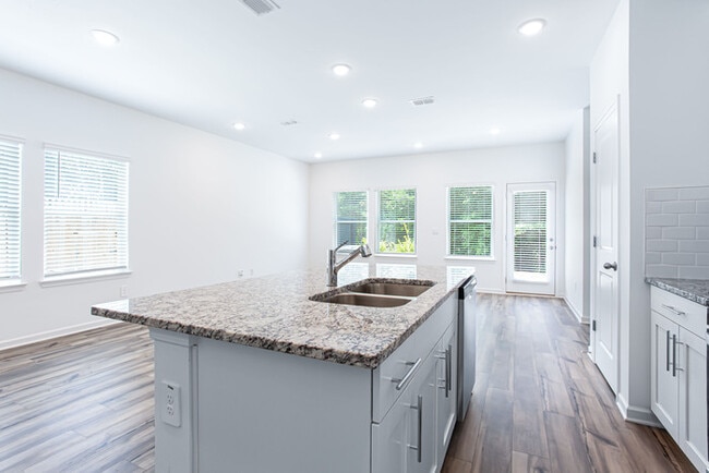 Building Photo - 364 White Tail Rd