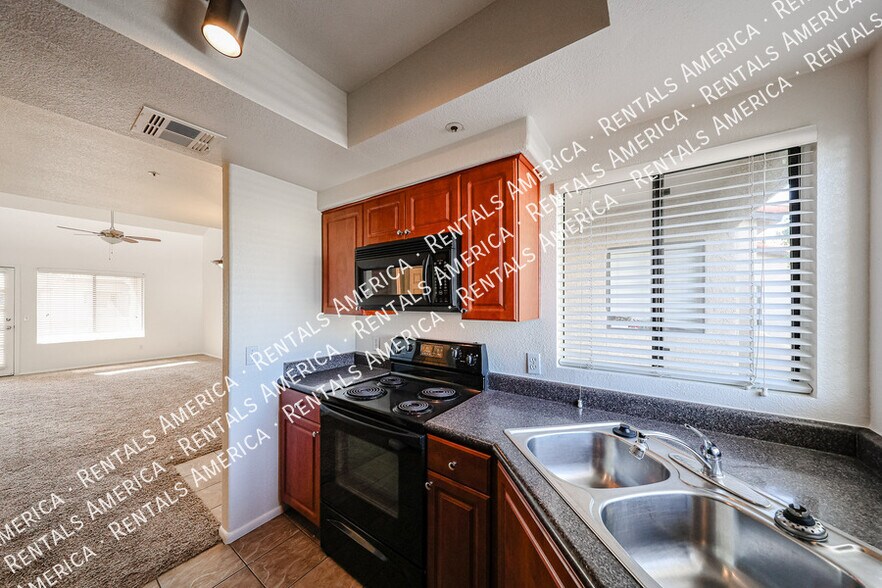 Building Photo - 7008 E Gold Dust Ave