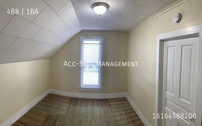 Building Photo - 523 Lydia St NE