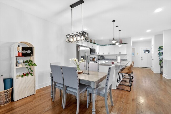 Building Photo - 4103 Main St