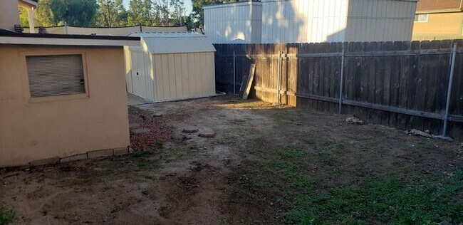 Building Photo - $1000 Rebate! Charming cottage style home w/ huge private yard in La Mesa (4812)