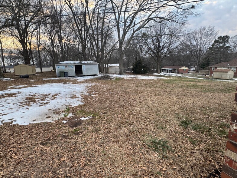 Building Photo - 261 State Rd S-42-9222