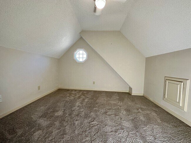 Building Photo - Spacious 4-Bedroom Home with Bonus Room & Exceptional Amenities