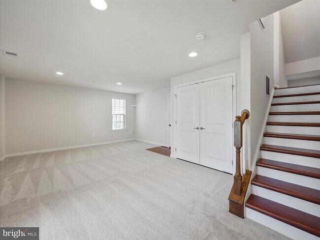 Building Photo - 5904 Leben Dr