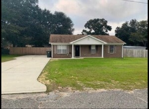 Building Photo - 5427 Lucy Ln