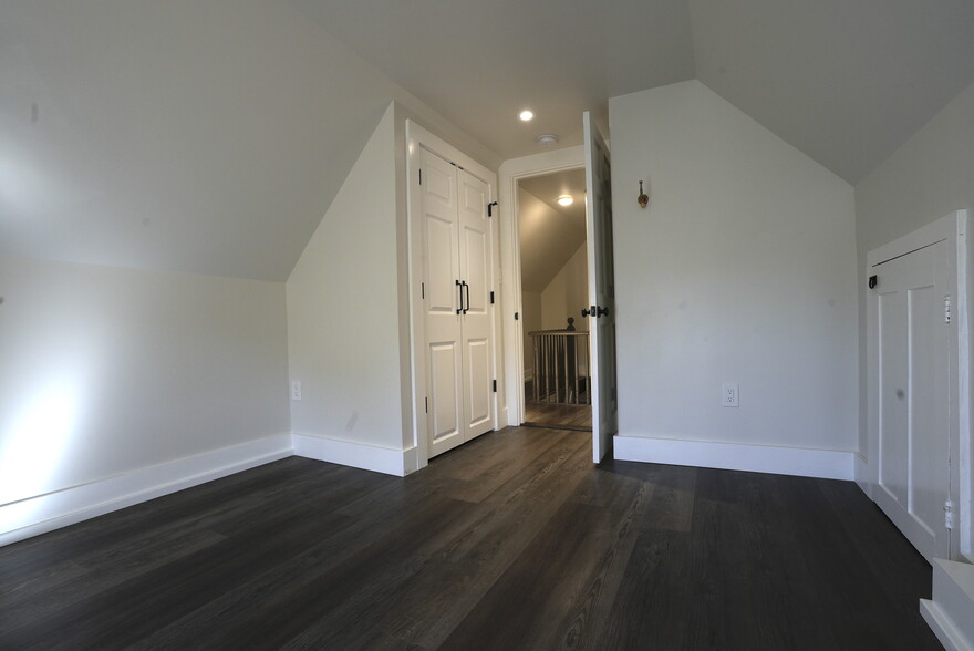 2nd Bedroom closet and door - 27 Rock St