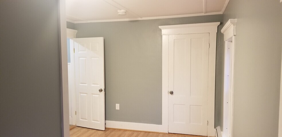 Bedroom 1 - 21 Charles St