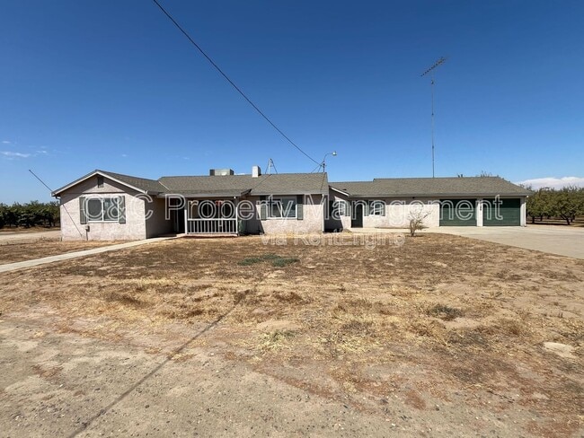 Building Photo - 15290 Sunset Dr
