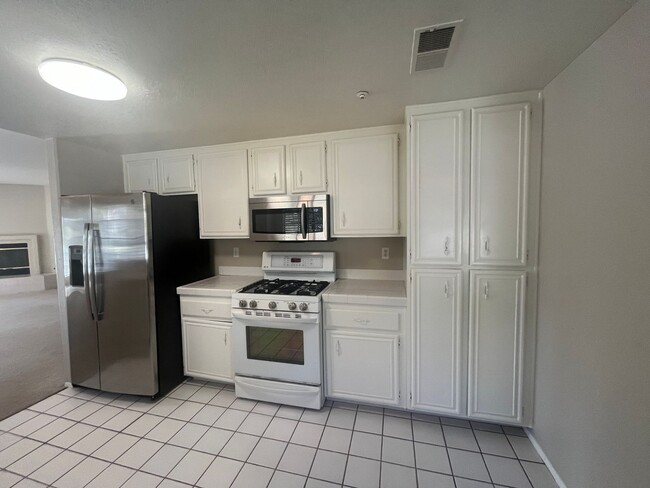 Building Photo - Charming 2nd Floor Condo in Rancho Bernard...