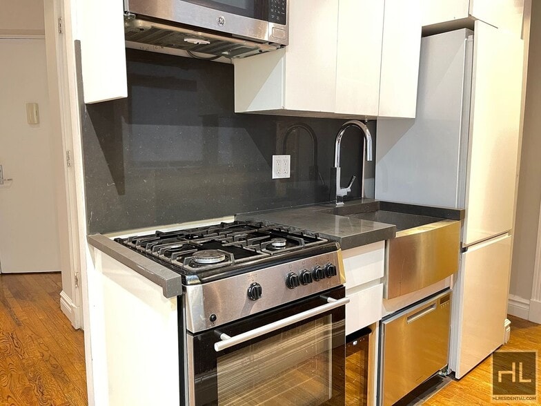 Building Photo - East 13th Street