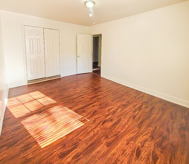 Building Photo - 144 Spring St