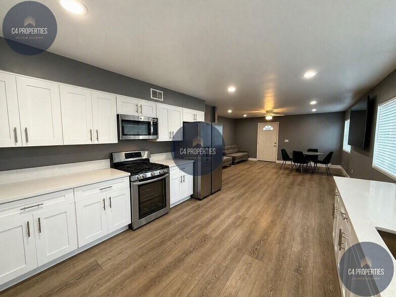 Building Photo - 315 Lado De Loma Dr