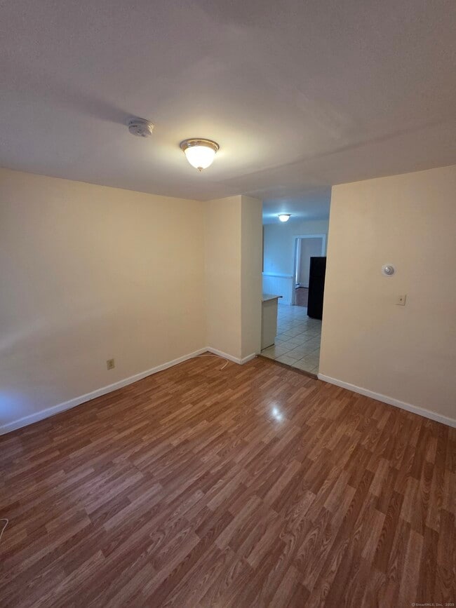 Building Photo - 38 Walnut St