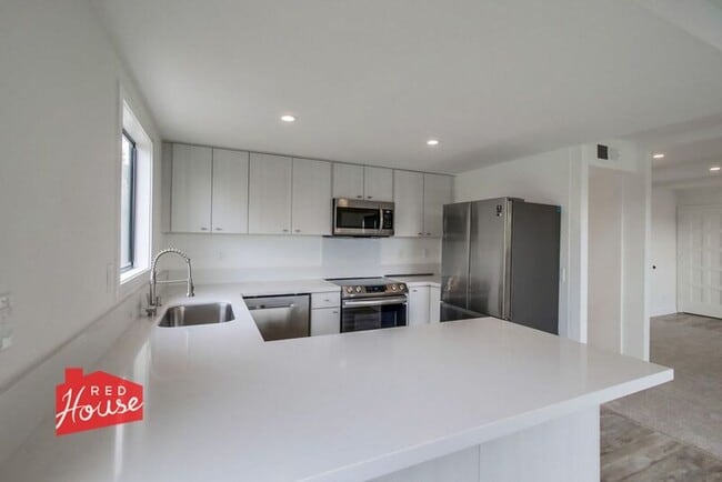 Building Photo - 408 Bristol Rd