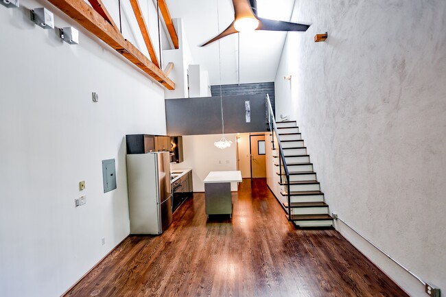 Building Photo - 461 2nd St