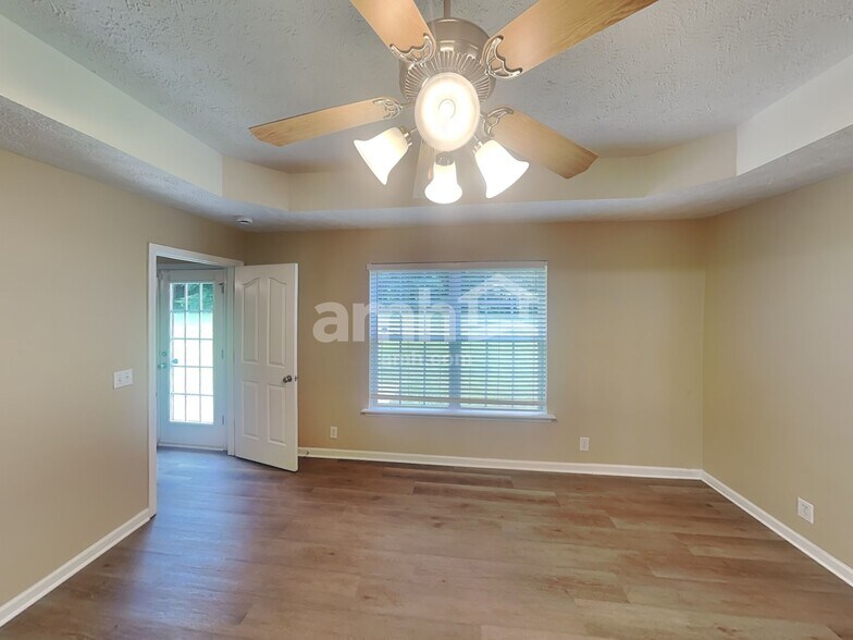 Building Photo - 8824 Cressent Glen Ct