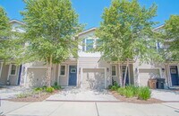 Building Photo - Spacious 3-Bed, 2.5-Bath Townhome Steps from Blue Wahoos Stadium & Palafox Street with Upgraded K...