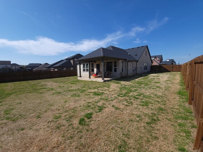 Building Photo - 1431 Water Way Dr