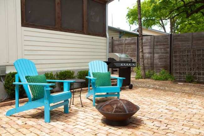 Building Photo - 2703 S 2nd St