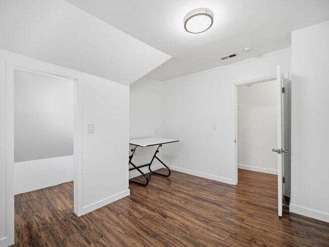 Building Photo - Stunning Updated Home in North Spokane | Bright Interiors, Modern Kitchen & Private Patio