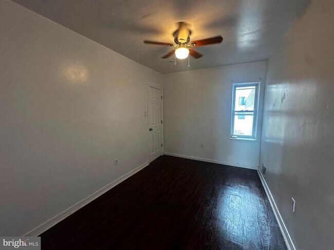 Building Photo - 1813 N Gratz St