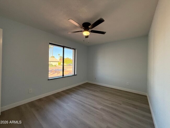 Building Photo - 1449 E McNair Dr