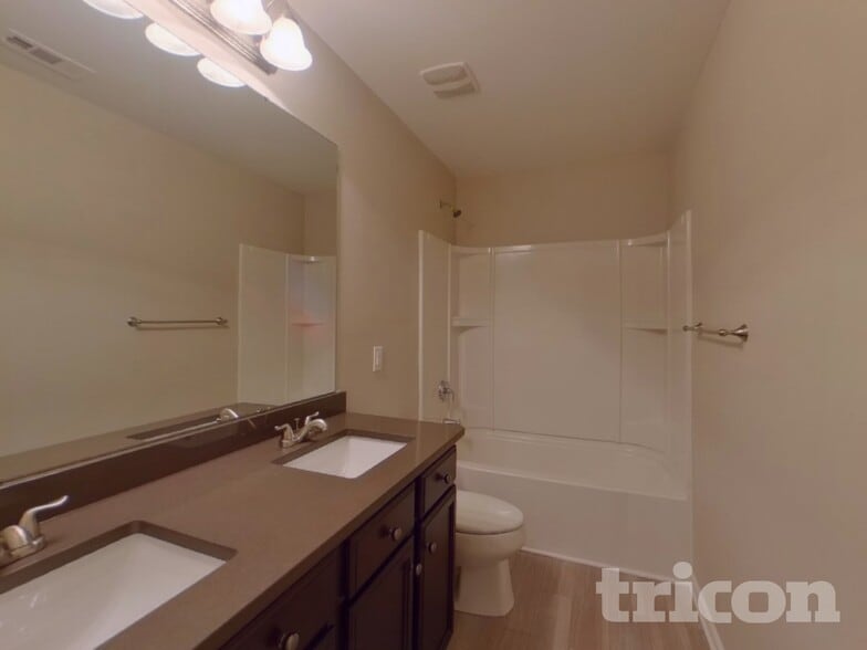 Building Photo - 2848 Village Center Dr