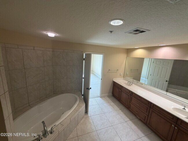 Building Photo - 1478 Riverplace Blvd