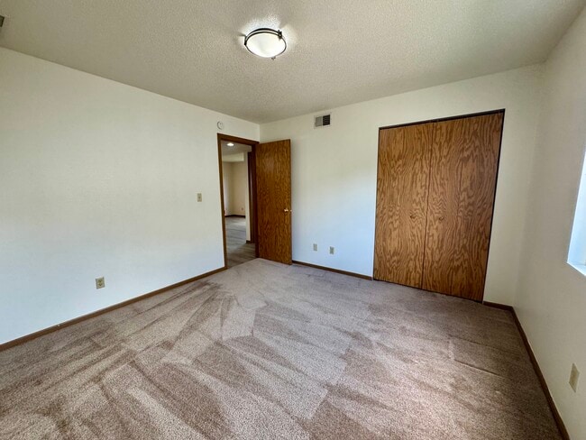 Building Photo - 156 Westside Dr