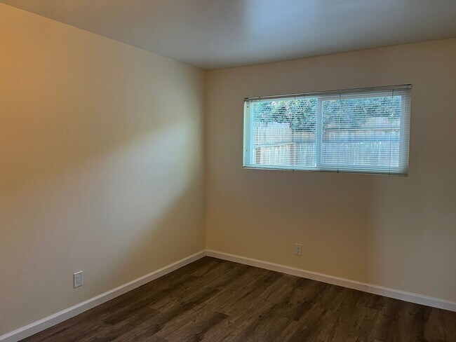 Building Photo - LSSTE715