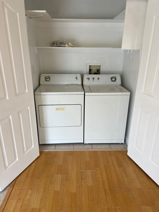 Building Photo - CAMPBELL - Executive 5 bedroom home in a desirable neighborhood