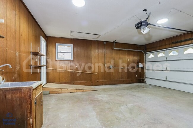 Building Photo - Ready to upgrade your lifestyle in Colony West? 3 Bed 2 Bath Home