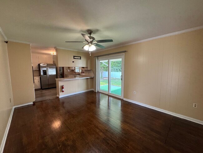 Building Photo - 117 Southerland Dr