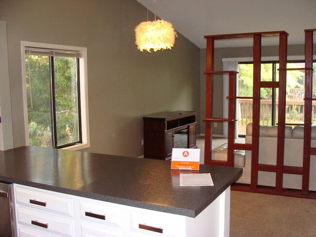 Building Photo - Bradford Place 2 Bedroom Condo