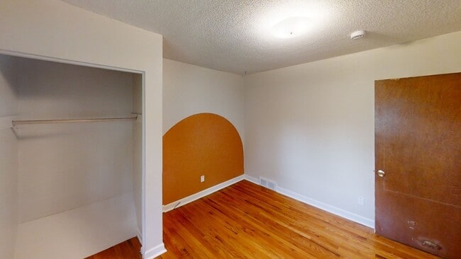 Building Photo - 372 Highland Dr