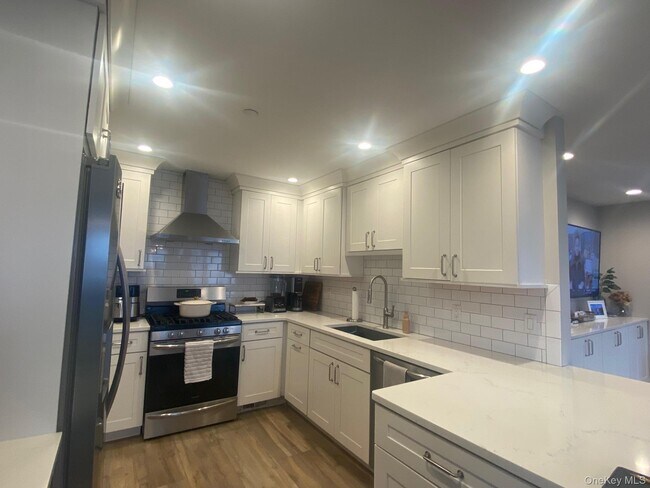 Building Photo - 18 Tennessee Ave