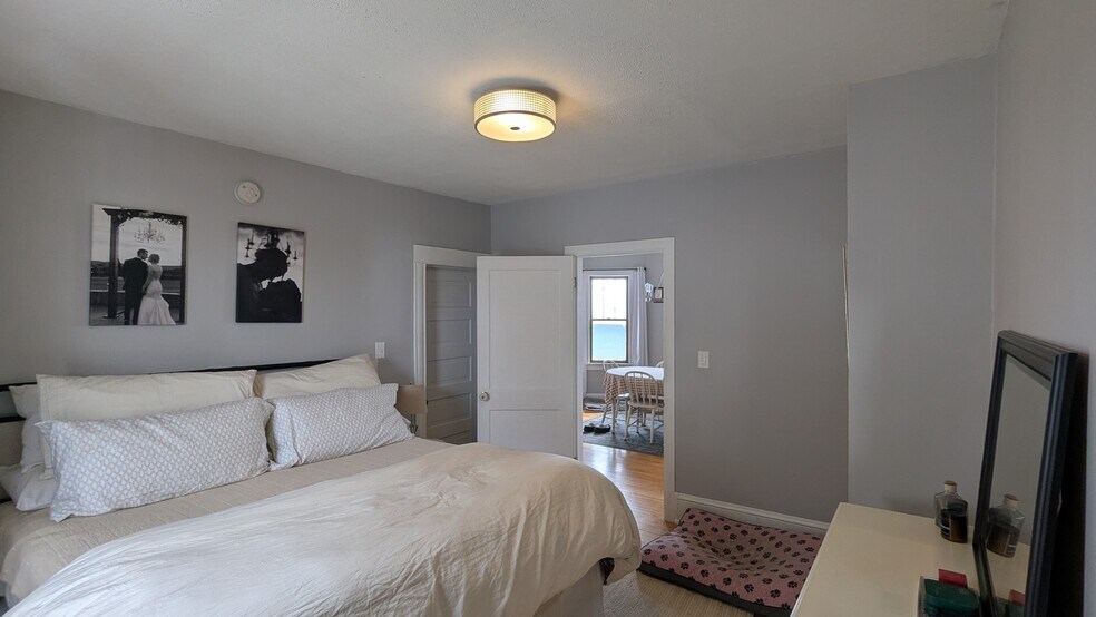 Building Photo - 1534 Jefferson St NE