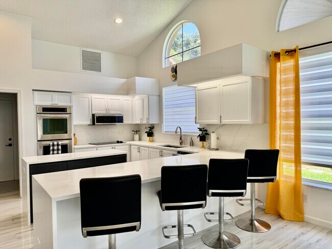 Building Photo - 8561 Lawson Cir