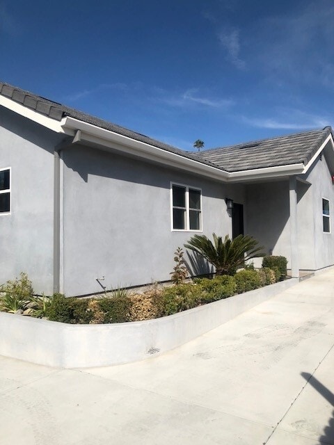 Building Photo - 1022 Morada Pl