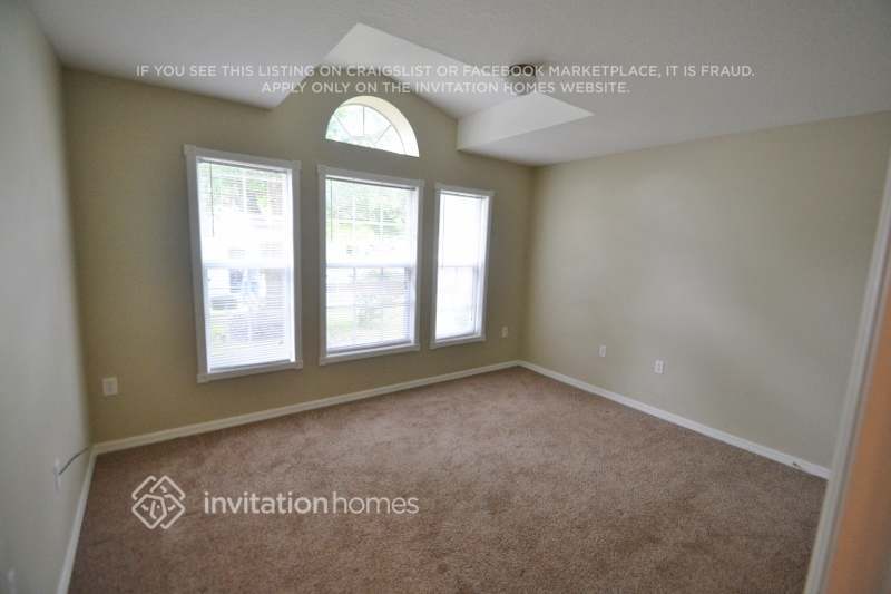 Building Photo - 992 Vanderbilt Dr