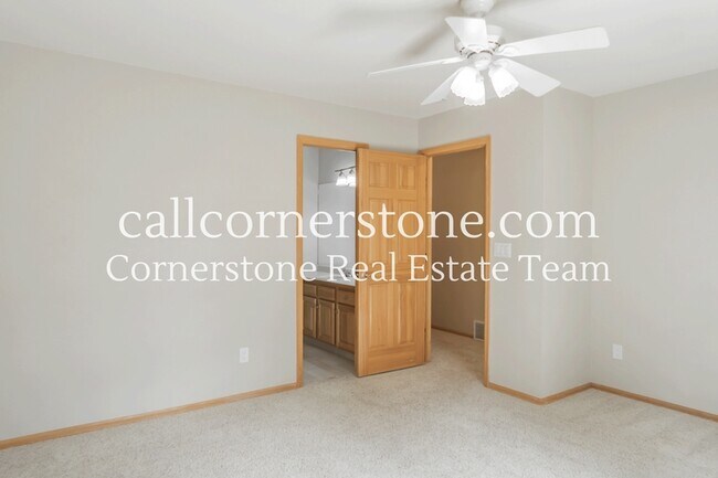 Building Photo - 5535 Jarman St