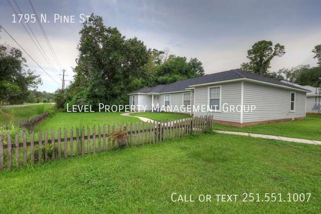 Building Photo - 2bd/2ba Duplex available now