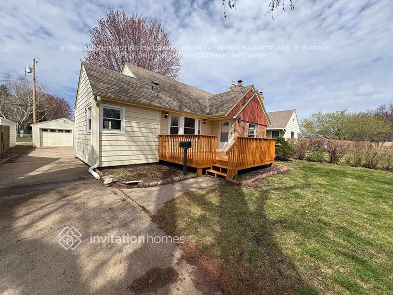 Primary Photo - 6318 Humboldt Ave S