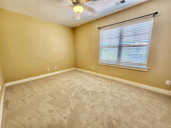 Building Photo - Luxury condo in Charleston National with g...