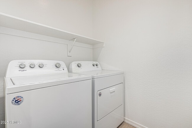 Building Photo - 19874 W Devonshire Ave