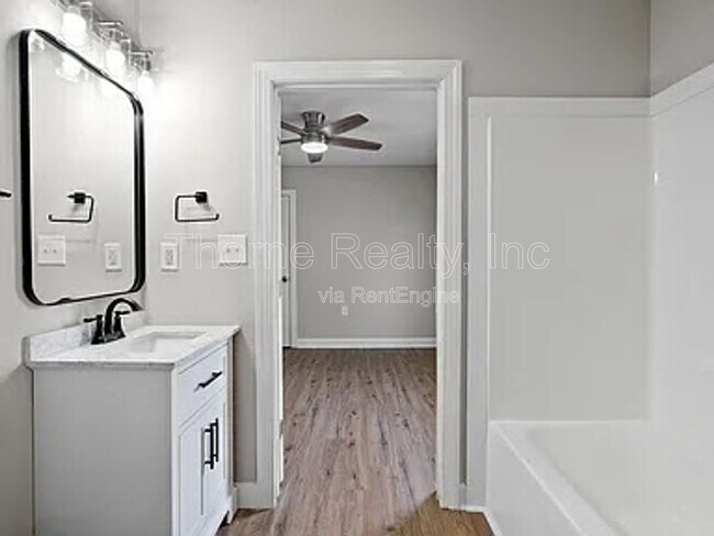 Building Photo - 2605 Shreve Rd